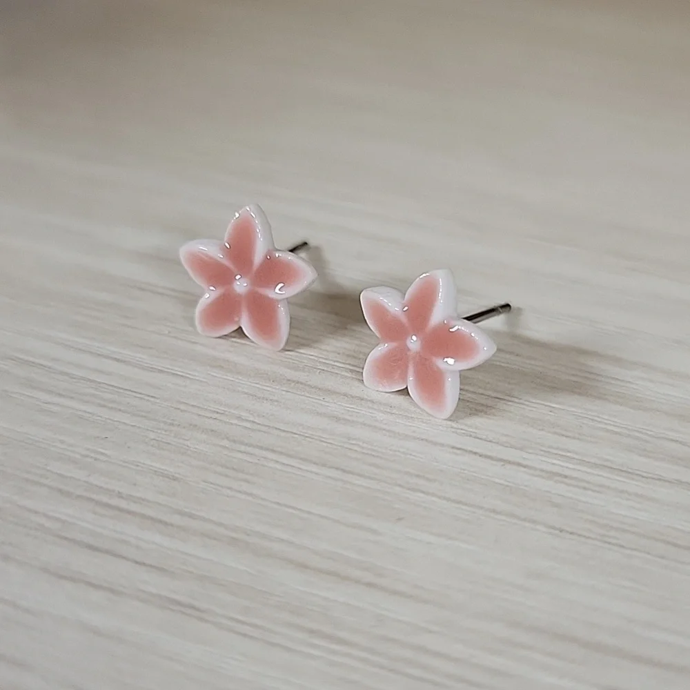 Plumeria Flower Ceramic Stud Earrings - Picture 6 of 8